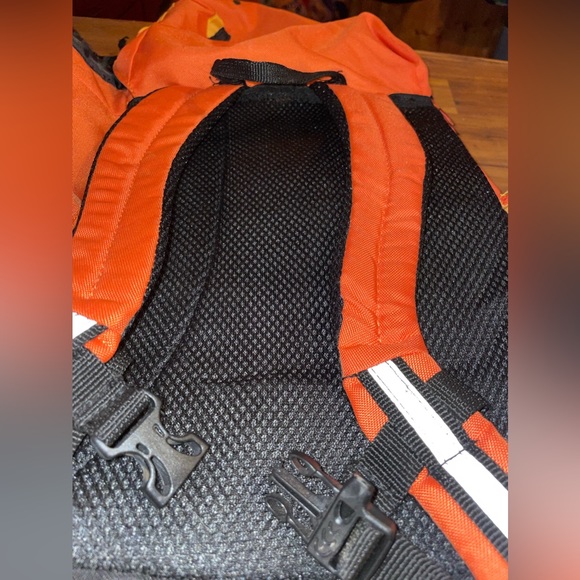 Fox 🦊 kids backpack! With reflecting bands for safety almost new - Picture 4 of 11